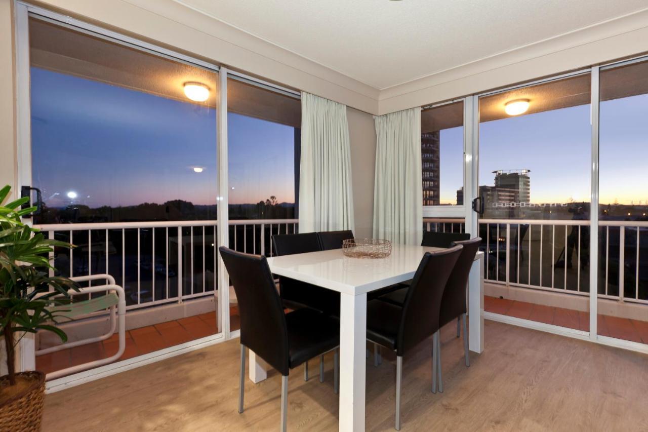 Meridian Tower Kirra Beach Coolangatta Exterior photo