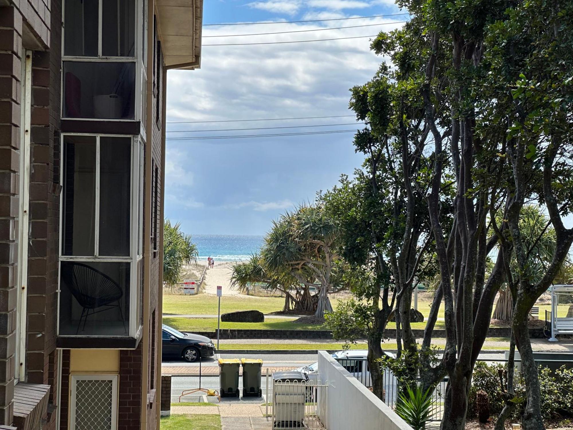 Meridian Tower Kirra Beach Coolangatta Exterior photo