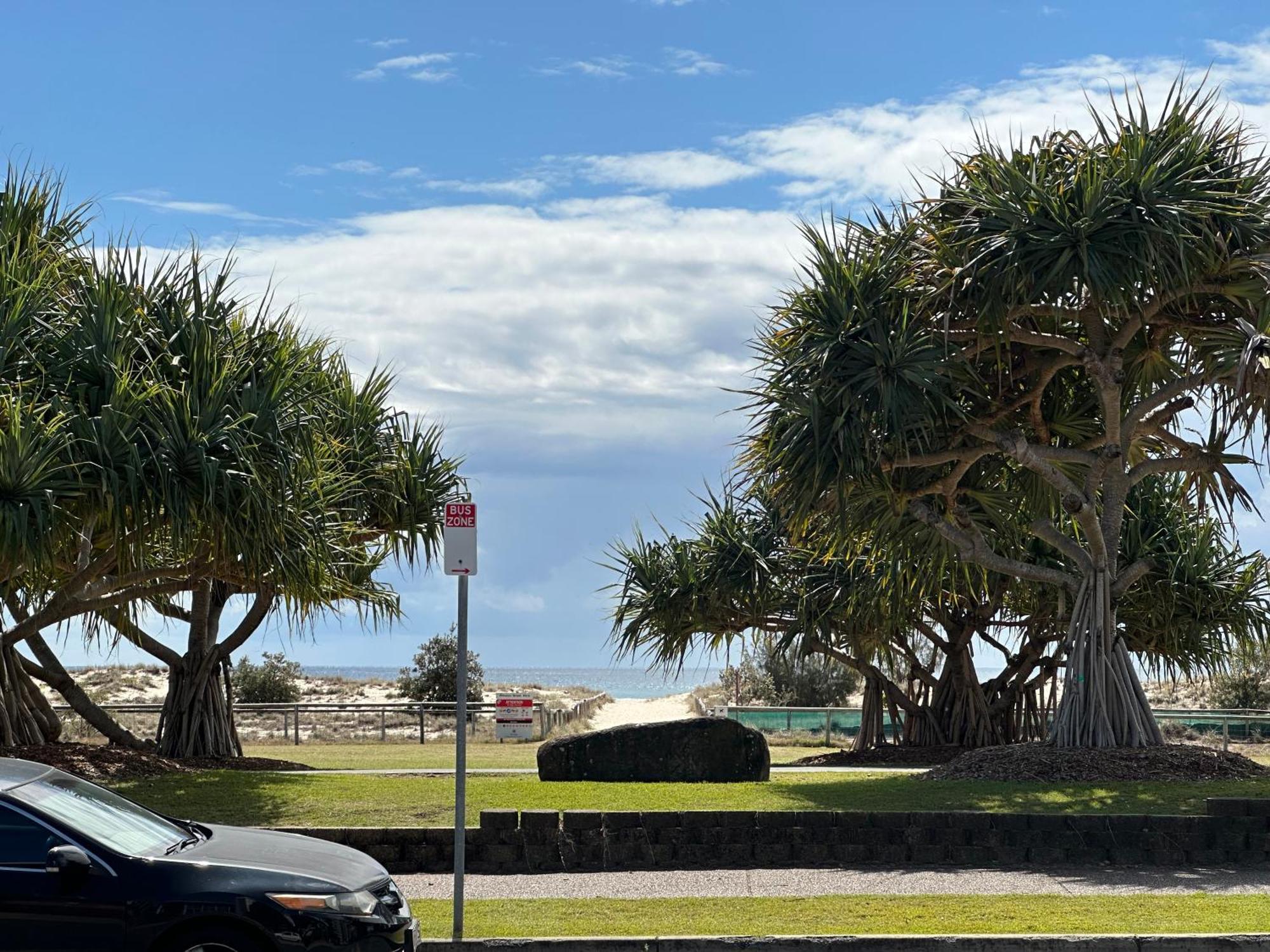 Meridian Tower Kirra Beach Coolangatta Exterior photo